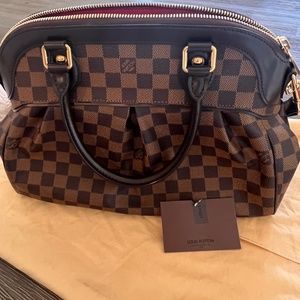 💎✨BEAUTIFUL✨💎 Authentic Trevi PM Damier Ebene Shoulder Bag